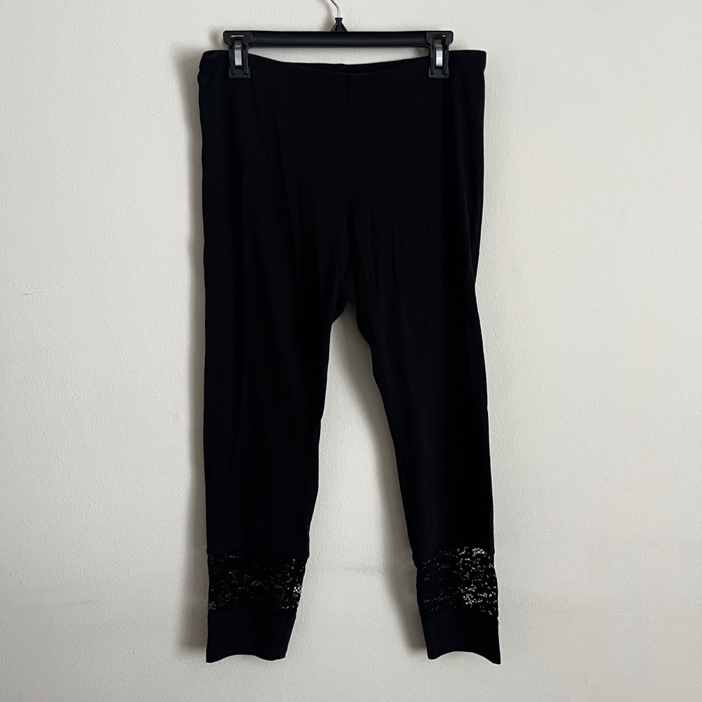 HUE Black Lace Panel Leggings